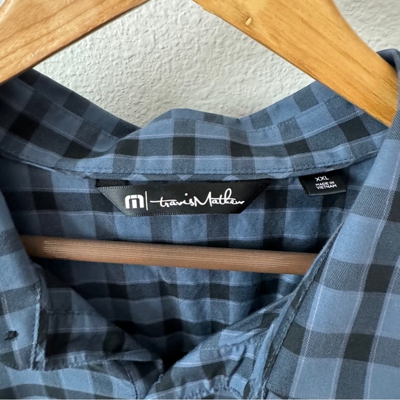 Travis Mathew Short Sleeve Button Shirt: xxl - Picture 2 of 8